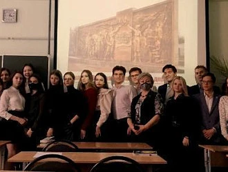 Останется в памяти подвиг героев